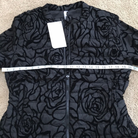 NWT! Fabletics XL black Paola puffer jacket - Picture 7 of 8